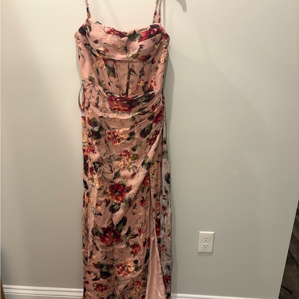 Aurra Meave Maxi Dress - Picture 6 of 11
